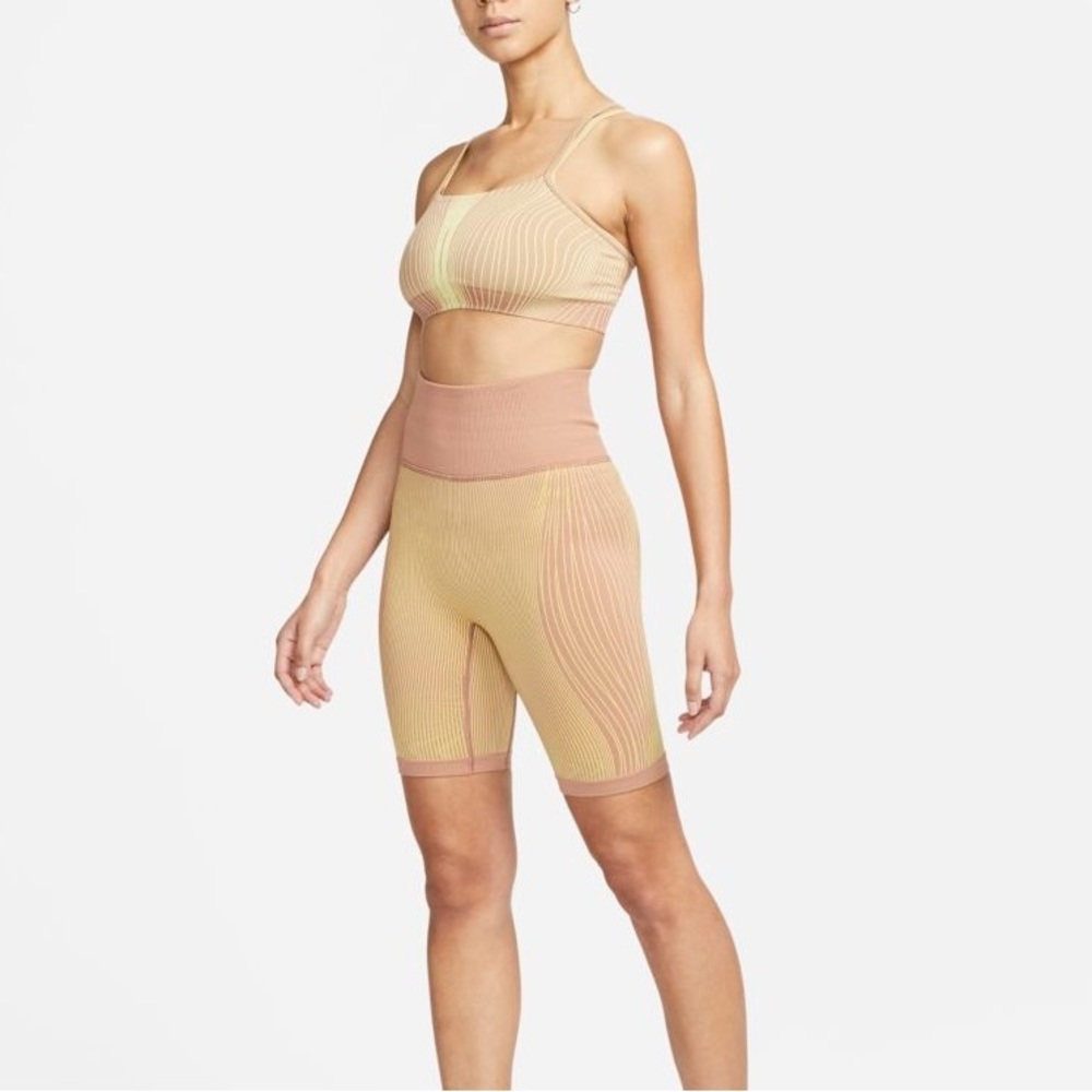 New Nike Yoga Dri-FIT ADV High-Rise 7" shorts